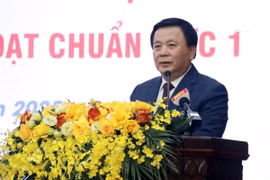 Giáo sư, Tiến sỹ Nguyễn Xuân Thắng, Ủy viên Bộ Chính trị, Giám đốc Học viện Chính trị Quốc gia Hồ Chí Minh, Chủ tịch Hội đồng Lý luận Trung ương phát biểu tại buổi lễ. (Ảnh: Đồng Thúy/TTXVN)
