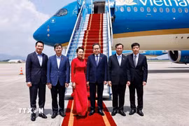 Lễ tiễn Chủ tịch Quốc hội Trần Thanh Mẫn và Phu nhân tại Sân bay Quốc tế Nội Bài, Hà Nội. (Ảnh: Doãn Tấn/TTXVN)