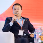 Ông Đào Ngọc Dũng cho biết nguyên tắc xuyên suốt của SHB trong việc ứng dụng AI là “chuẩn trước, chuyển sau”. (Ảnh: Vietnam+)