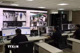 Hải quan khu vực VIII giám sát hoạt động tại các cửa khẩu qua hệ thống camera thông minh. (Ảnh: Đức Hiếu/TTXVN)
