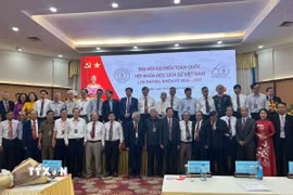 Ra mắt Ban Chấp hành Hội Khoa học lịch sử Việt Nam khóa VIII, nhiệm kỳ 2026 - 2031. (Ảnh: Diệu Thúy/TTXVN)