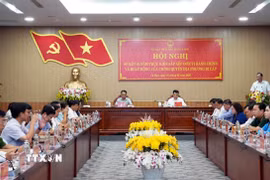 Hội nghị sơ kết 1 năm sắp xếp đơn vị hành chính và thực hiện chính quyền địa phương 2 cấp của tỉnh Cà Mau. (Ảnh: Trung Hiếu/TTXVN) 