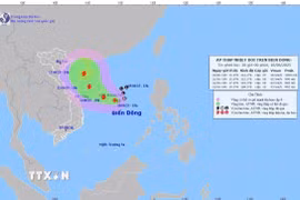 Hướng di chuyển của áp thấp nhiệt đới trên biển Đông. (Ảnh: TTXVN phát)