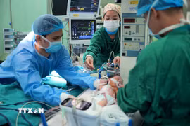 Những "bàn tay vàng" mang lại hy vọng cho trẻ bị dị tật tim bẩm sinh