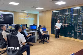Đề án hướng tới xây dựng hệ sinh thái nhân tài quốc gia hiện đại, hội nhập quốc tế; đến năm 2030 thu hút, trọng dụng khoảng 1.000 nhân tài trong ba nhóm lĩnh vực ưu tiên gồm công nghệ chiến lược và chuyển đổi số; khoa học, công nghệ và đổi mới sáng tạo phục vụ phát triển bền vững; cùng một số lĩnh vực chiến lược khác. Đến năm 2045, Việt Nam phấn đấu trở thành điểm đến hấp dẫn đối với các nhà khoa học, chuyên gia và nhân tài trong nước, quốc tế. (Ảnh: Hoàng Hải/TTXVN)