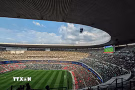 Khu vực khán đài và mặt sân của sân vận động Azteca được hiện đại hóa theo tiêu chuẩn của FIFA. (Ảnh: Phương Lan/TTXVN)