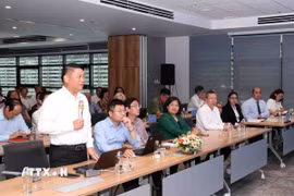 Đại diện các sở, ngành liên quan của Thành phố Hồ Chí Minh tham gia phát biểu ý kiến tại Hội nghị. (Ảnh: Xuân Khu/TTXVN)