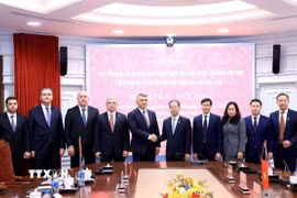 Các đại biểu chụp ảnh chung. (Ảnh: Tuấn Anh/TTXVN)