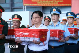 Phó Chủ tịch Ủy ban Nhân dân TP. Hồ Chí Minh Nguyễn Mạnh Cường tại lễ tiễn, bàn giao mẫu sinh phẩm để xác định thông tin về liệt sỹ của các liệt sỹ chưa xác định được danh tính tại các Nghĩa trang liệt sỹ của Thành phố. (Ảnh: Xuân Khu/TTXVN)