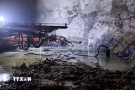 Thi công khoan hầm thủy điện thủy năng Bác Ái (xã Bác Ái Tây, tỉnh Khánh Hòa). (Ảnh: Xuân Triệu/TTXVN)