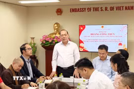 Phó Chủ tịch Ủy ban Trung ương Mặt trận Tổ quốc Việt Nam Hoàng Công Thủy mong muốn cộng đồng tiếp tục lưu giữ được văn hóa, lịch sử truyền thống đất nước. (Ảnh: Bùi Hà/TTXVN)