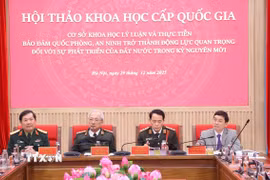 Các đại biểu chủ trì Hội thảo. (Ảnh: Văn Điệp/TTXVN)