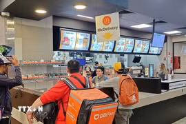 Cửa hàng đồ ăn nhanh McDonald's. (Ảnh minh họa: Phi Hùng/TTXVN)