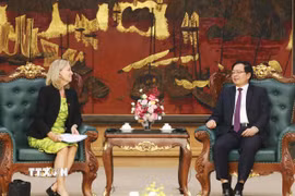 Phó Thủ tướng Hồ Quốc Dũng tiếp bà Mariam J. Sherman, Giám đốc Quốc gia Ngân hàng Thế giới (WB) tại Việt Nam, Campuchia và Lào. (Ảnh: Lâm Khánh/TTXVN)