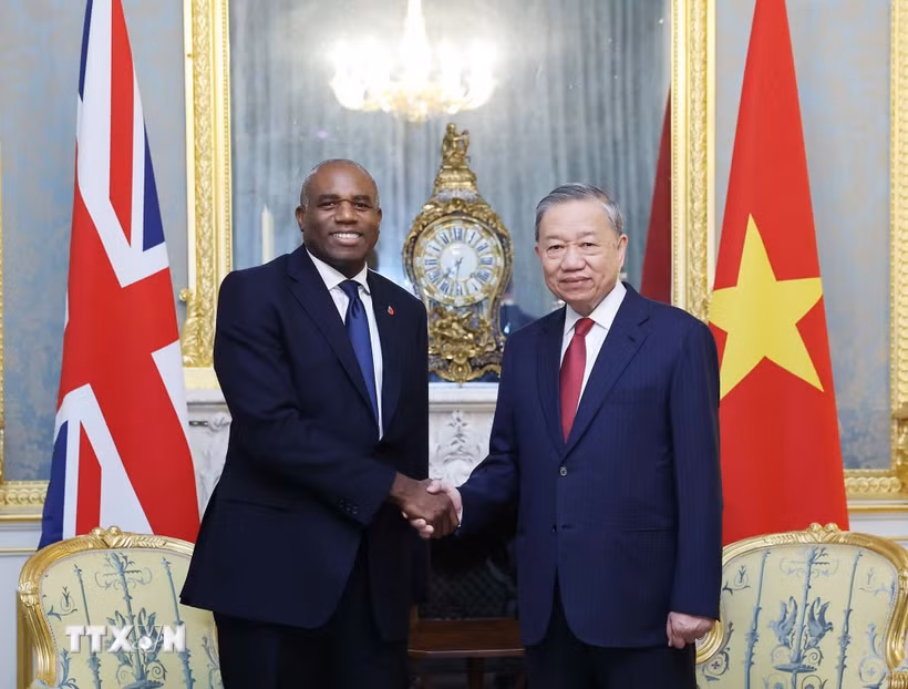 Tổng Bí thư Tô Lâm gặp Phó Thủ tướng Anh David Lammy. (Ảnh: Thống Nhất/TTXVN)