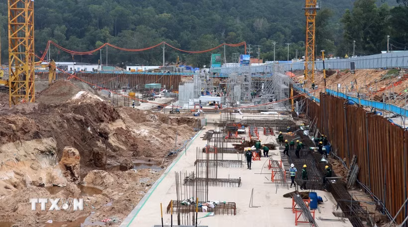 Công trường thi công Dự án Trung tâm tổ chức Hội nghị APEC 2027 và các công trình chức năng. (Ảnh: Lê Huy Hải/TTXVN)
