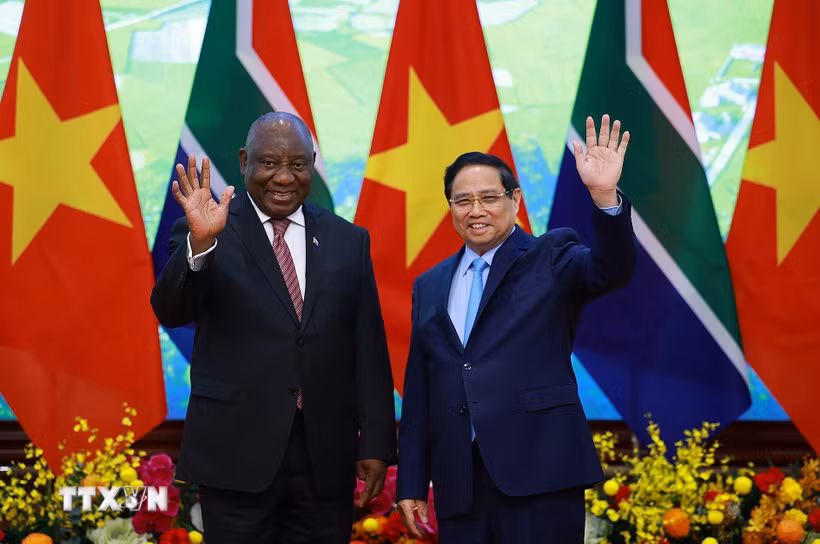 Thủ tướng Phạm Minh Chính hội kiến Tổng thống Cộng hòa Nam Phi Matamela Cyril Ramaphosa. (Ảnh: Dương Giang/TTXVN)