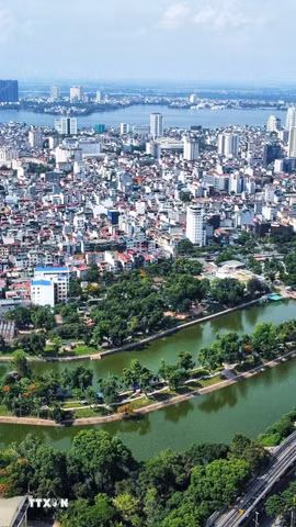 Công viên Thủ Lệ - một trong những "lá phổi xanh" của Thủ đô Hà Nội. (Ảnh: Huy Hùng/TTXVN)