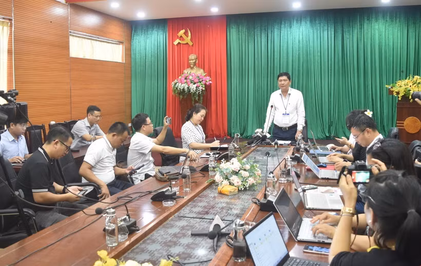 Ông Phạm Đăng Khoa, Giám đốc Sở Giáo dục và Đào tạo tỉnh Đắk Lắk phát biểu tại buổi họp báo sau Kỳ thi tốt nghiệp Trung học Phổ thông năm 2024. (Ảnh: Nguyên Dung/TTXVN)
