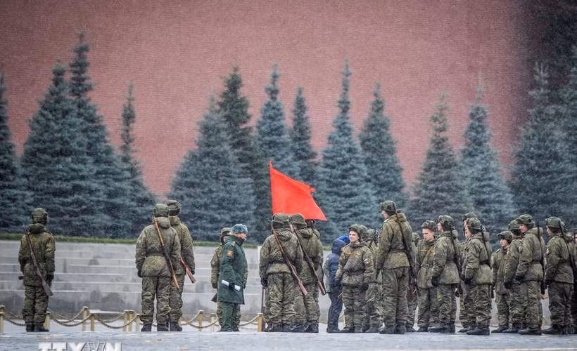 Binh sỹ Nga tại Moskva. (Ảnh: AFP/TTXVN)