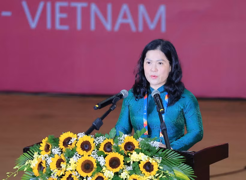 Thứ trưởng Bộ Giáo dục và Đào tạo Nguyễn Thị Kim Chi, Trưởng ban Tổ chức Đại hội phát biểu bế mạc. (Ảnh: Trần Lê Lâm/TTXVN)