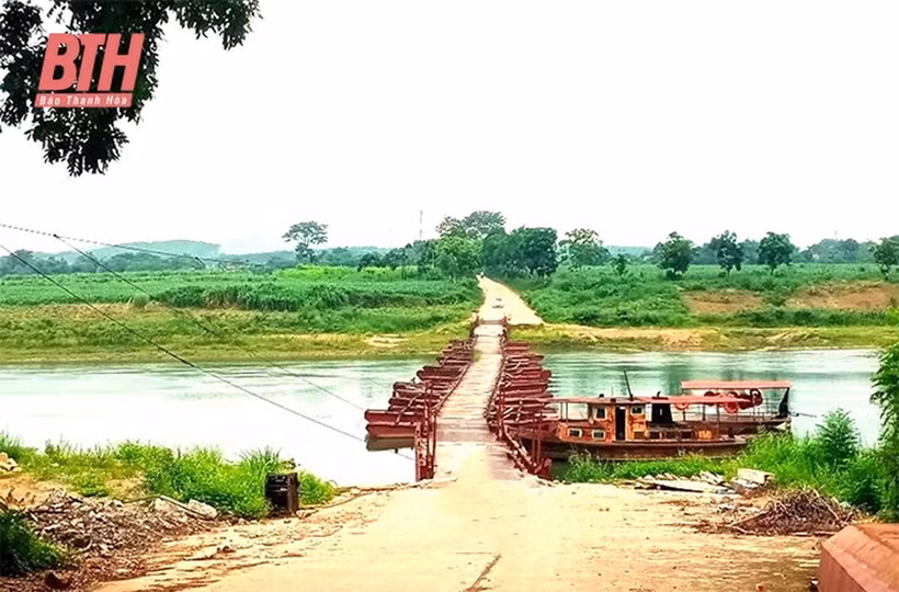 Cầu phao Cẩm Vân bắc qua sông Mã sắp được đầu tư, thay thế. (Nguồn: báo Thanh Hóa)