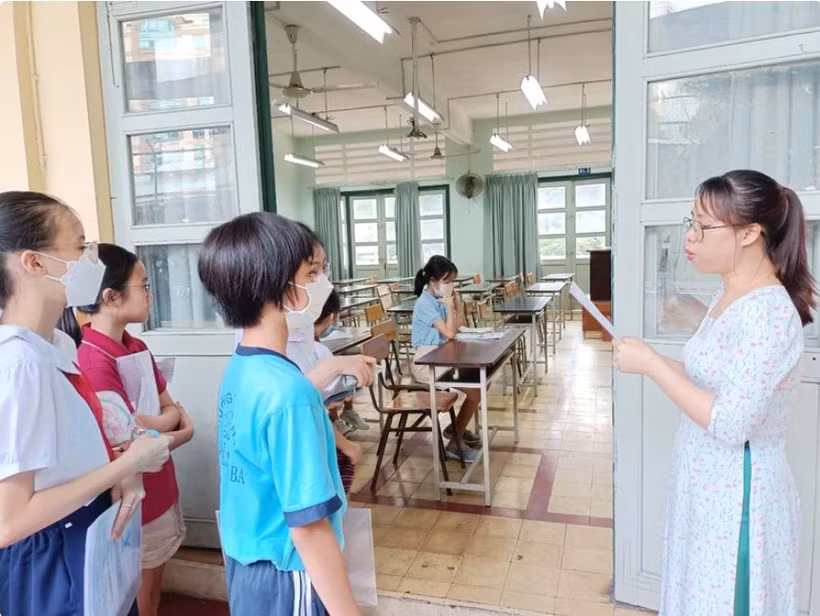 Học sinh chuẩn bị thi khảo sát năng lực vào lớp 6 Trường THPT chuyên Trần Đại Nghĩa, quận 1, năm học 2023-2024. (Nguồn: báo Sài Gòn giải phóng)