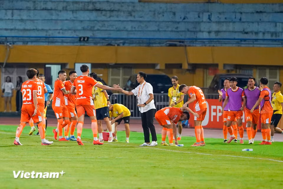 Đoàn quân của huấn luyện viên Lê Đức Tuấn còn vượt lên dẫn trước ở phút thứ 19 với bàn thắng của cầu thủ Việt kiều Kavil Luong. (Ảnh: Việt Anh/Vietnam+)
