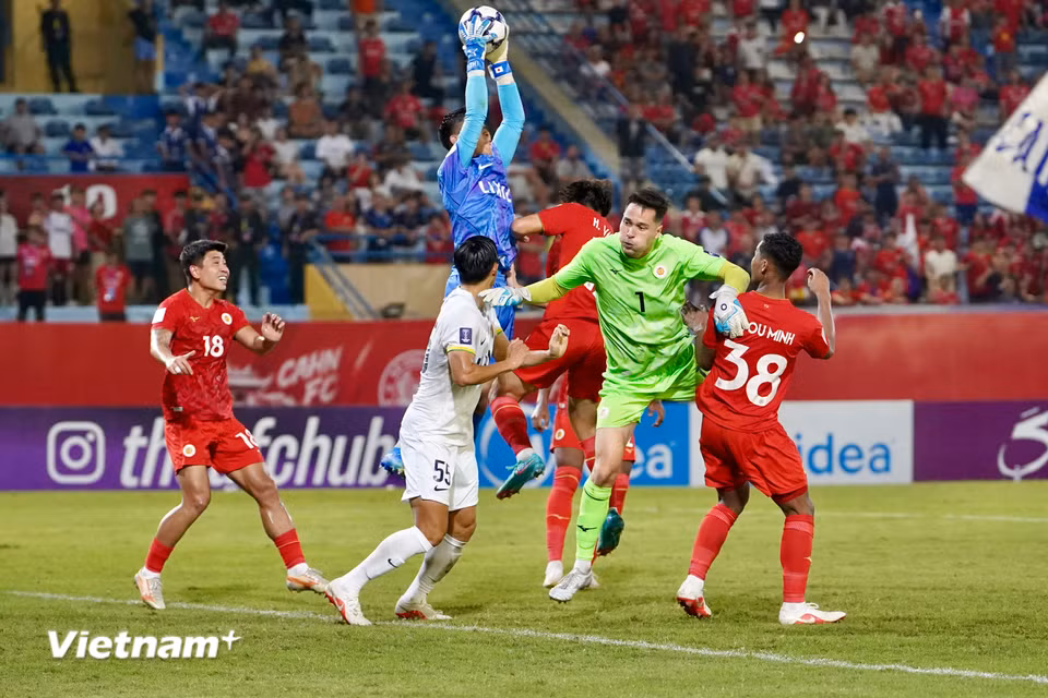 Những phút cuối trận, thủ môn Nguyễn Filip lên tham gia tấn công nhưng không thể tạo ra khác biệt. Công an Hà Nội nhận thất bại tối thiểu 0-1 trước Kashima Antlers. (Ảnh: Việt Anh/Vietnam+)