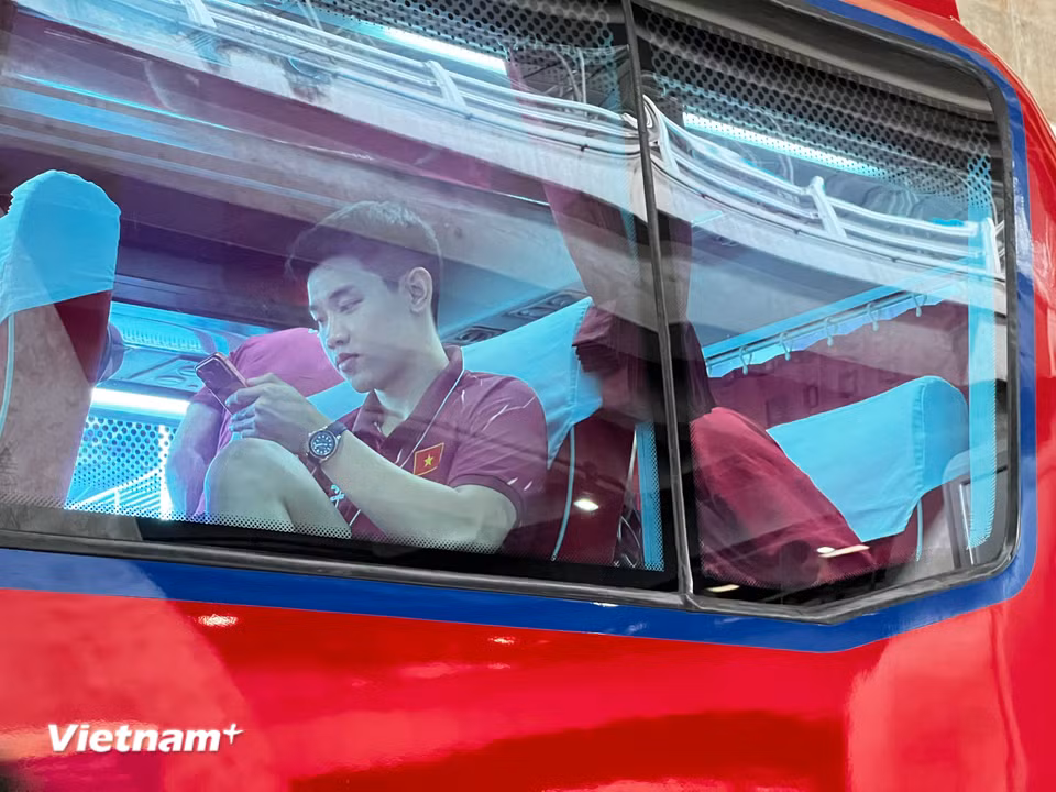 Sự cạnh tranh giữa hai tiền đạo hàng đầu được kỳ vọng sẽ giúp đội tuyển Việt Nam có nhiều bàn thắng ở hai lượt trận chung kết. (Ảnh: Vietnam+)