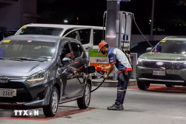Giá dầu châu Á hạ nhiệt từ mức cao nhất 5 tháng