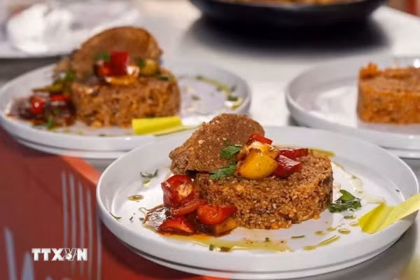 Cơm jollof: Từ món ăn dân dã đến biểu tượng văn hóa