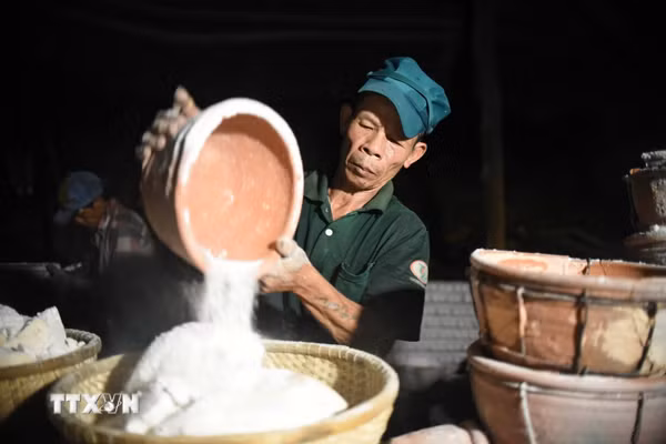 Đắk Lắk: Phát triển làng nghề muối Tuyết Diêm bền vững gắn với du lịch cộng đồng