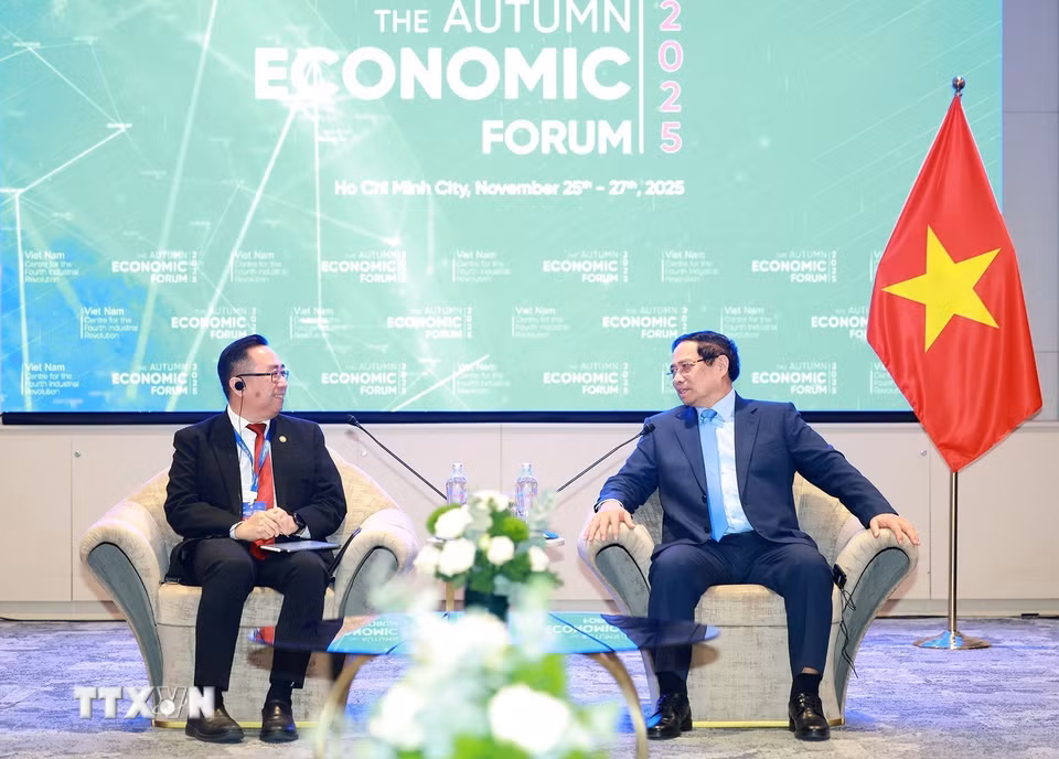 Thủ tướng Phạm Minh Chính tiếp ông Chang Lih Kang, Bộ trưởng Bộ Khoa học, Công nghệ và Đổi mới sáng tạo Malaysia. (Ảnh: Dương Giang/TTXVN)