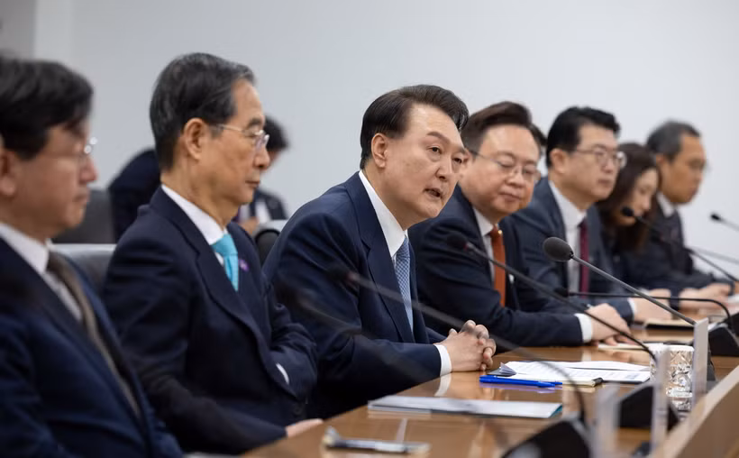 Tổng thống Hàn Quốc Yoon Suk Yeol phát biểu tại cuộc gặp các nhân viên y tế tại Trung tâm y khoa Asan ở Seoul, ngày 18/3/2024. (Ảnh: Yonhap/TTXVN)