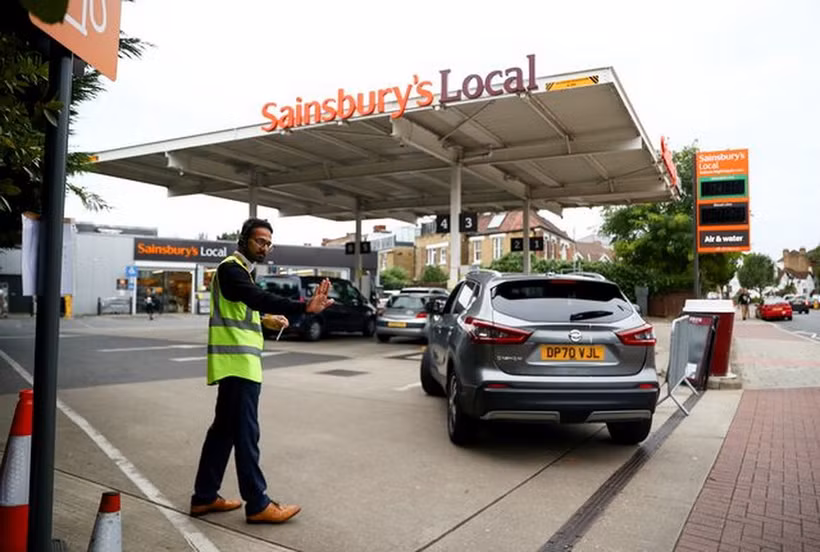 Một trạm xăng ở London, Anh. (Ảnh: Reuters)