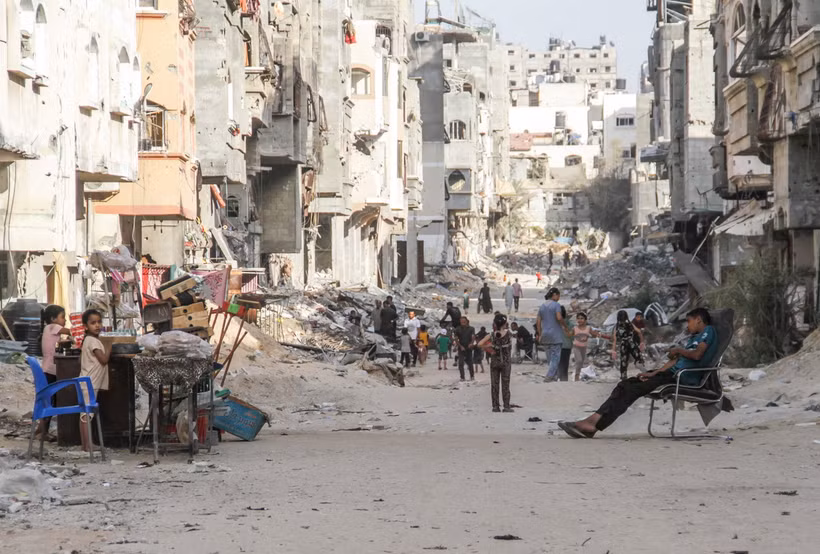 Những tòa nhà bị phá hủy do xung đột Hamas-Israel tại thị trấn Beit Lahia, phía bắc Dải Gaza, ngày 21/6. (Ảnh: THX/TTXVN)