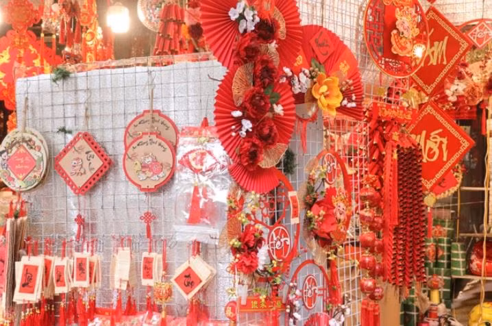 Những sản phẩm trang trí nhà cửa. (Ảnh: Việt Anh/Vietnam+)