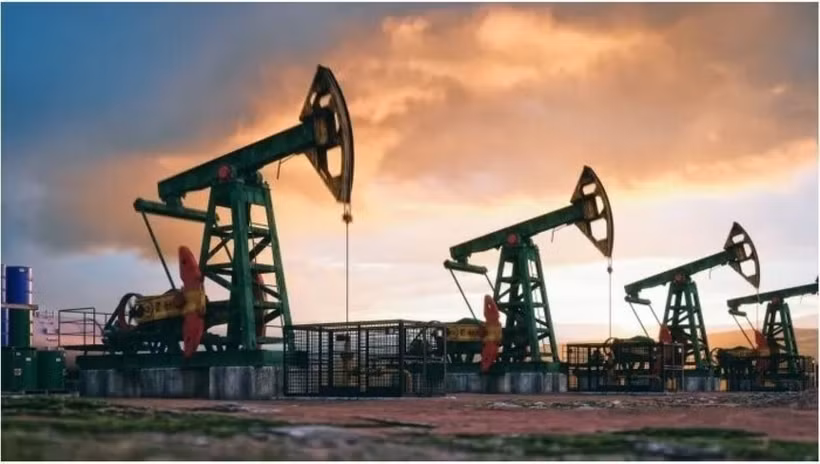 Giàn khoan dầu tại Saudi Arabia. (Ảnh: IRNA/TTXVN)