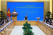 Thủ tướng Lê Minh Hưng gặp các doanh nghiệp Trung Quốc đang đầu tư tại Việt Nam. (Ảnh: Dương Giang/TTXVN)