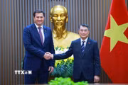 Thủ tướng Lê Minh Hưng tiếp Bộ trưởng Ngoại giao Cộng hòa Belarus Maxim Ryzhenkov. (Ảnh: Dương Giang/TTXVN)