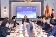 Chủ tịch Quốc hội Trần Thanh Mẫn gặp mặt thành viên Mạng lưới Đổi mới sáng tạo và chuyên gia Việt Nam tại Hàn Quốc. (Ảnh: Doãn Tấn/TTXVN)