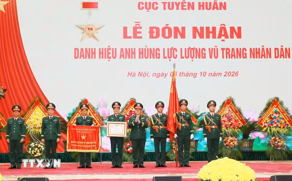 Cục Tuyên huấn đón nhận Danh hiệu Anh hùng Lực lượng vũ trang nhân dân