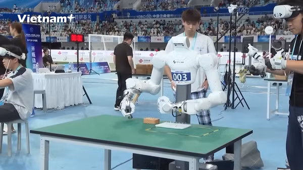  Robot hình người tranh tài với những thử thách mô phỏng đời thực 