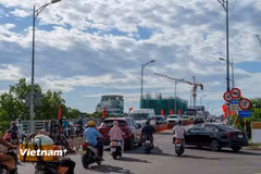Tình trạng ùn tắc giao thông tại khu vực cầu Hòa Xuân thường xuyên diễn ra thời gian qua. (Ảnh: Thanh Phong/Vietnam+)