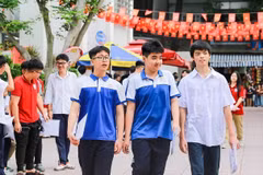 Thí sinh dự thi lớp 10 tại Hà Nội. (Ảnh: TTXVN)