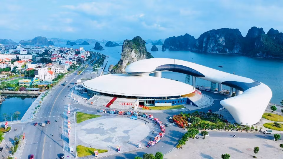 Một góc thành phố Hạ Long. (Ảnh: TTXVN)