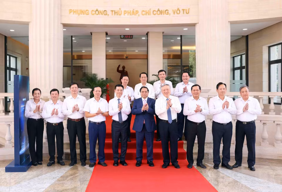 Thủ tướng Phạm Minh Chính với các đại biểu. Ảnh: Phạm Kiên - TTXVN