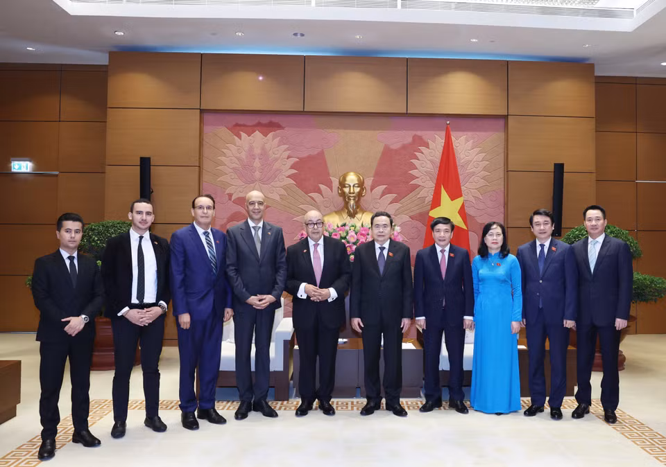 Chủ tịch Quốc hội Trần Thanh Mẫn tiếp Tổng Thư ký Hạ viện Maroc kiêm Chủ tịch Hiệp hội Tổng Thư ký Nghị viện thế giới Najib El Khadi và các đại biểu. (Ảnh: Thống Nhất/TTXVN)