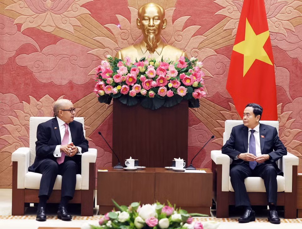 Chủ tịch Quốc hội Trần Thanh Mẫn tiếp ông Najib El Khadi, Tổng Thư ký Hạ viện Maroc kiêm Chủ tịch Hiệp hội Tổng Thư ký Nghị viện Thế giới. (Ảnh: Thống Nhất/TTXVN)